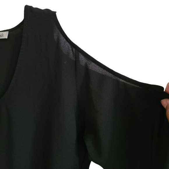 LOVERS + FRIENDS Black Bell Sleeve Cold Shoulder Top Blouse Scoop Neck Large - Picture 7 of 12
